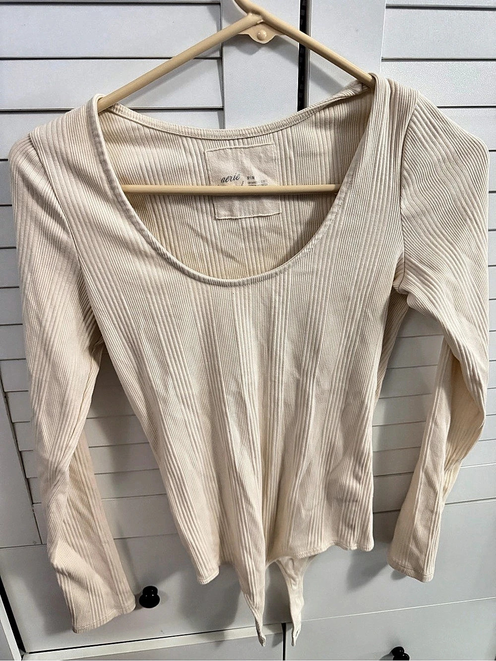aerie Ribbed Long Sleeve Top in Cream Size Medium Like New